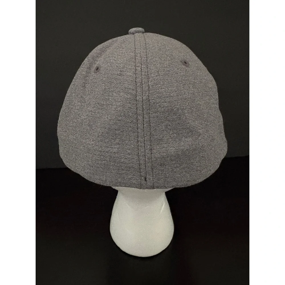 TravisMathew Mens Baseball Cap Flexfit L-XL Gray Heathered Logo Patch Hat